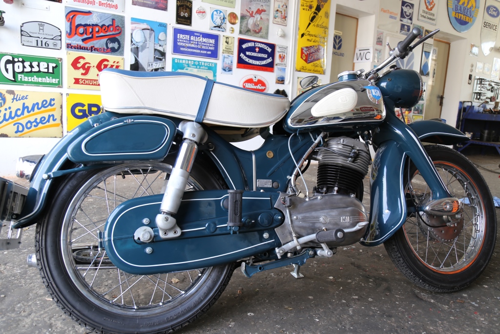 Fahrrad-Museum-Ausflugsziel, Oldtimer-Traktoren, Schulklassen-Führungen, günstiger Gruppen-Ausflug, Emaille-Schilder-Ausstellung, E-Tankstelle, historisches Feuerwehrgebäude